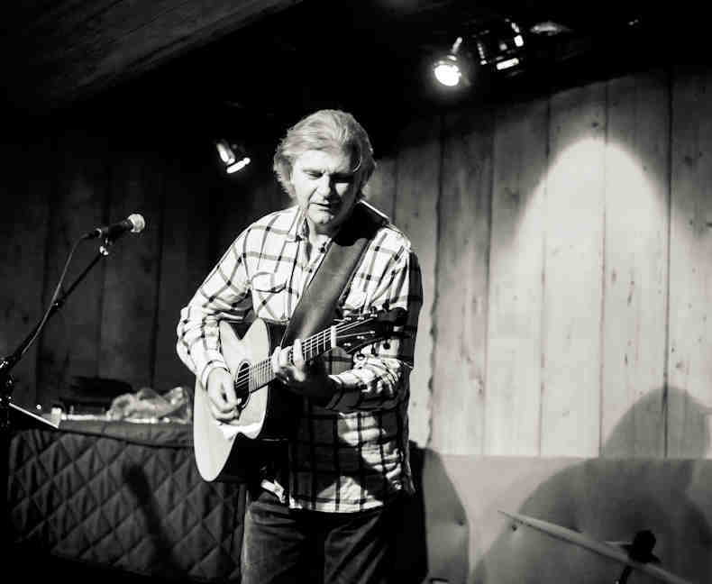 Peter Calo – Salon Stage